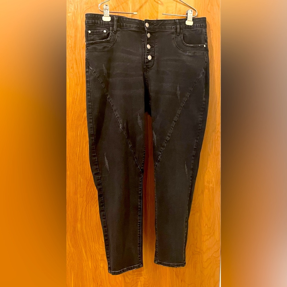 Women's Black Distressed Jeans